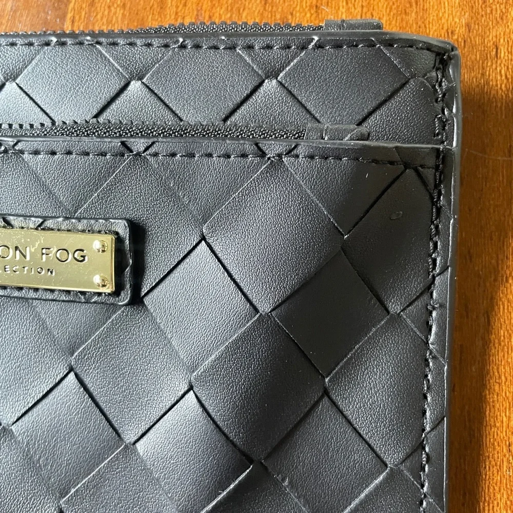 New In Box London Fog Black Quilted Wristlet - Picture 5 of 14